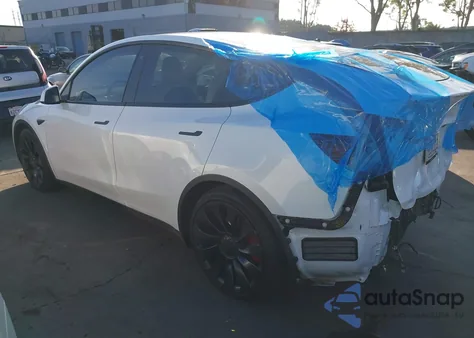 2022 Tesla Model Y Performance Dual Motor All-Wheel Drive z USA, uszkodzony, nr VIN 7SAYGDEF0NF488560